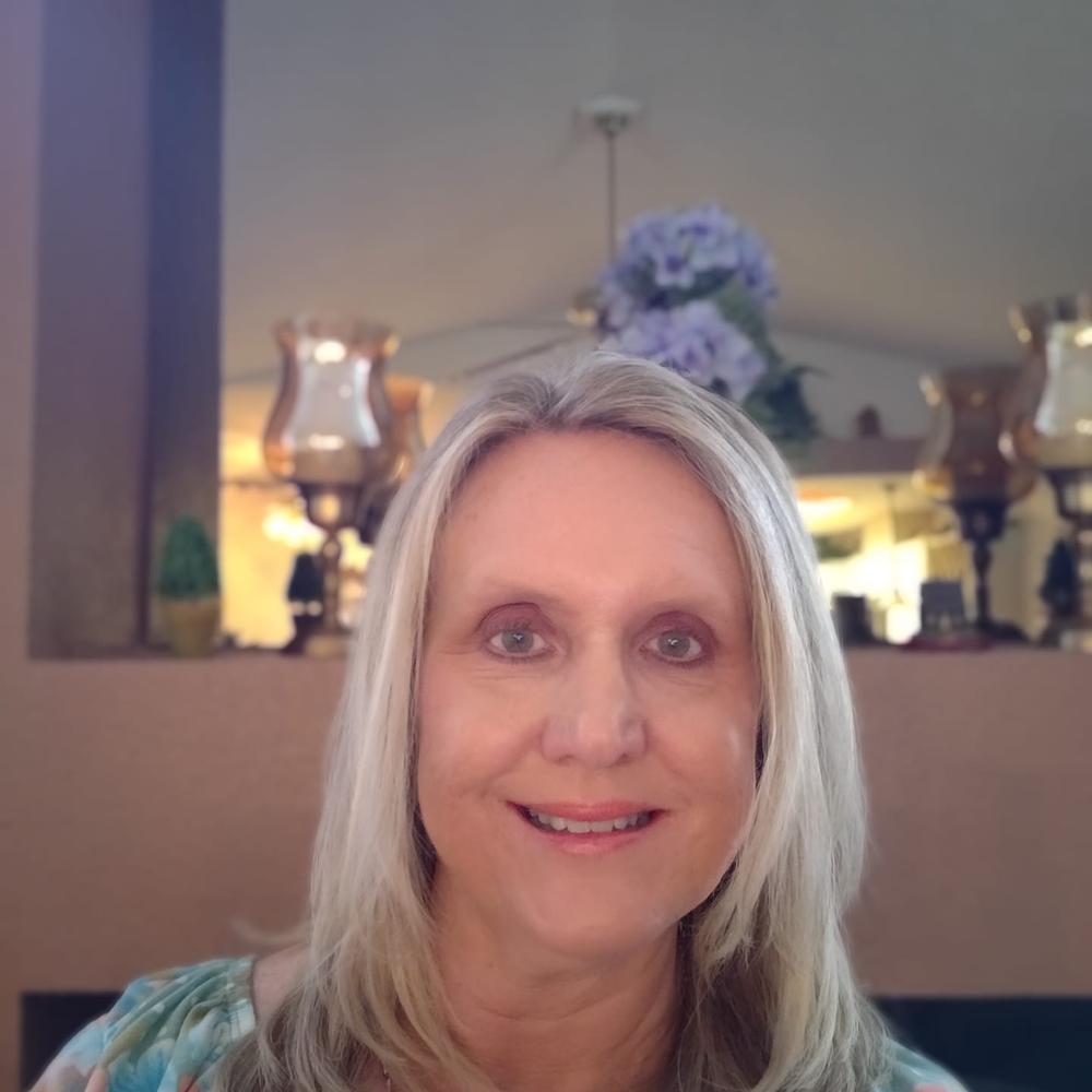 Meet your Posher, Debbie